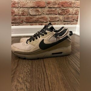 Nike Beige and Black Sneakers (Men’s 9.5)